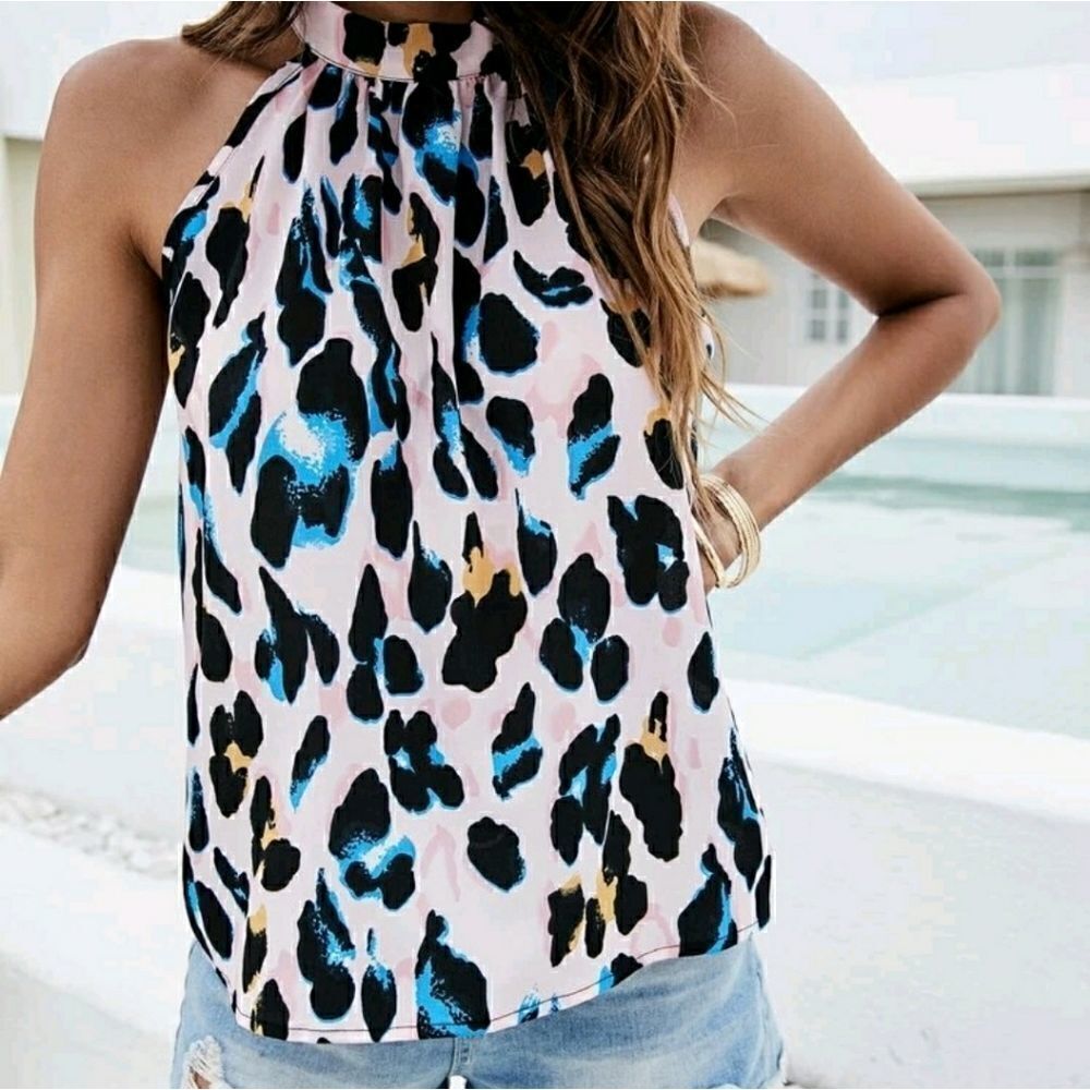 Allover Print Halter Top - Picture 4 of 9
